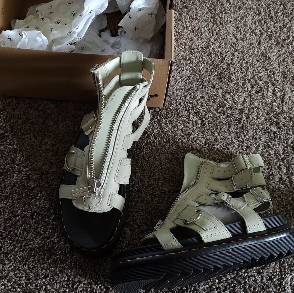 Dr. Martens WOMENS 8 SMALL PLATFORM SMOKED MINT OLSON STRAP SANDAL